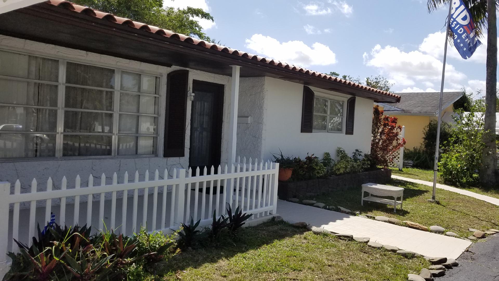 4408 Foss Road Lake Worth, FL 33461 - Photo 3 of 10 4408-3