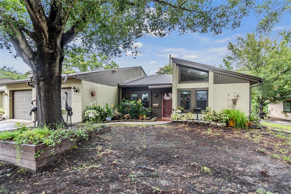 2101 Sunset Point Road, Unit 106 Clearwater, FL 33765 - Photo 3 of 27 Gallery Image 3
