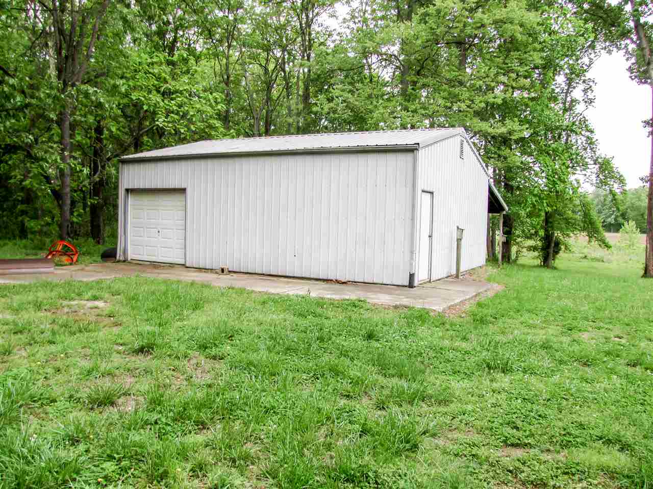 211 West Tennyson Road Boonville, IN 47601 - Photo 3 of 36 Gallery Image 3