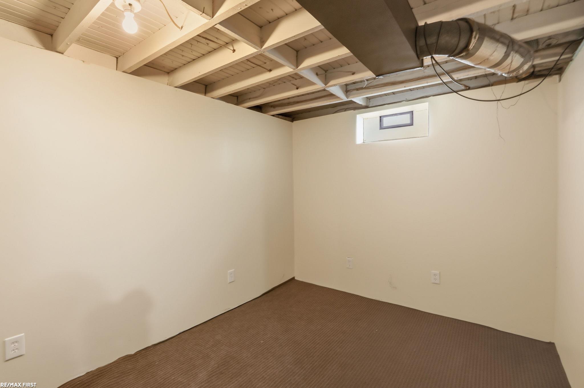 7220 Stephens Road Center Line, MI 48015 - Photo 18 of 23