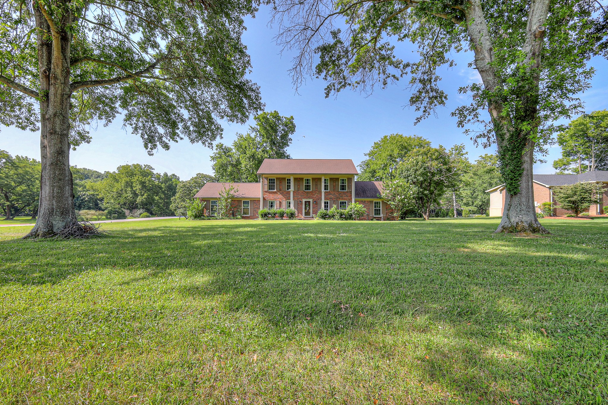 2010 Hartland Road Franklin, TN 37069 - Photo 5 of 50 Gallery Image 5