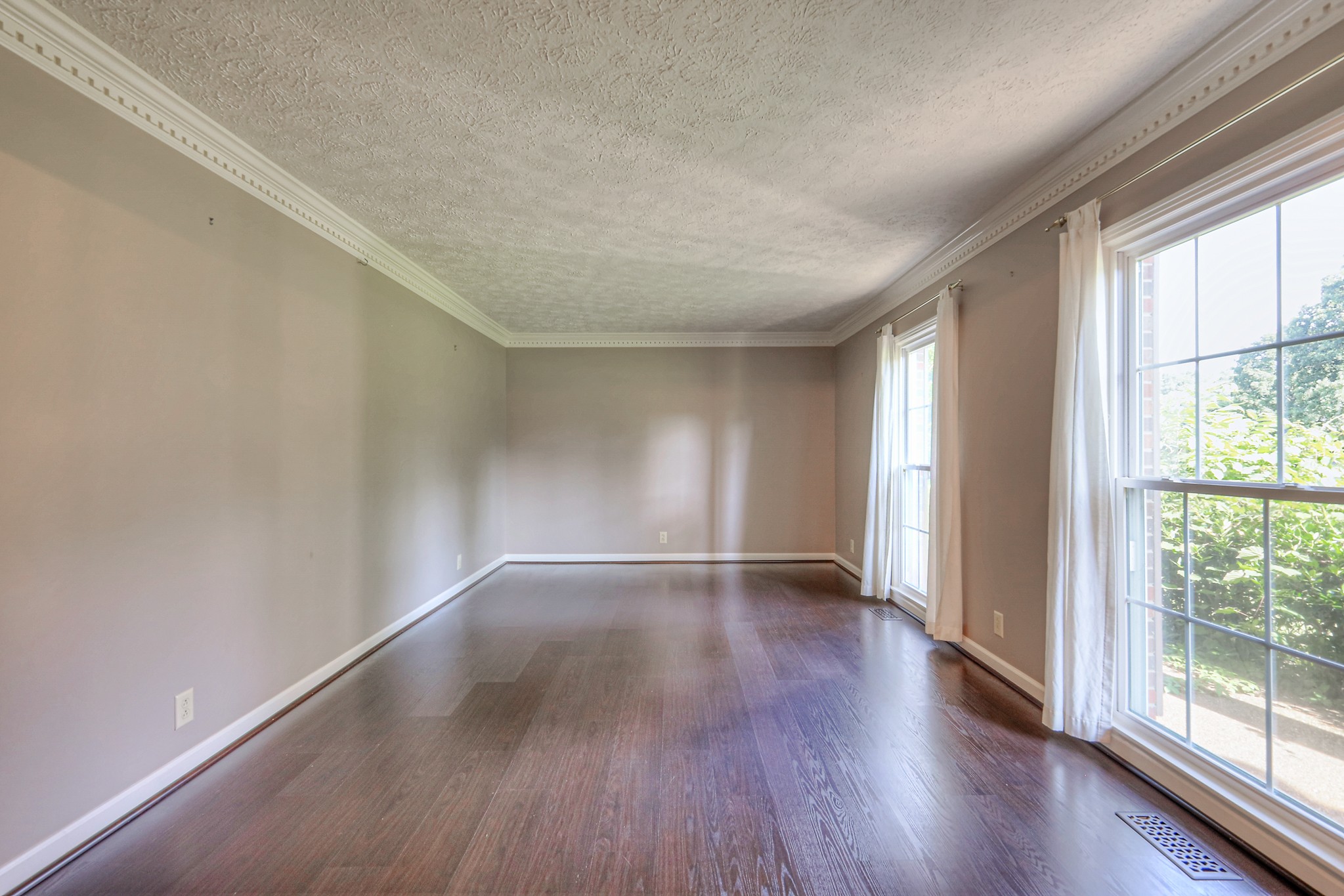 2010 Hartland Road Franklin, TN 37069 - Photo 8 of 50 Gallery Image 8