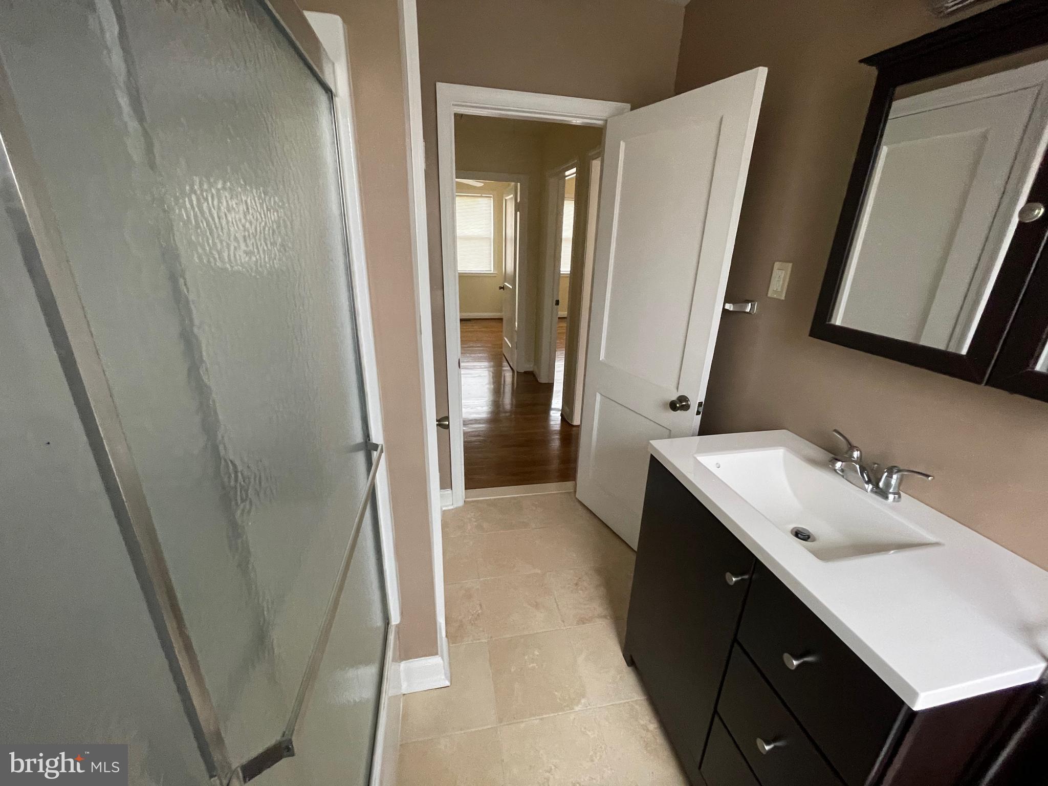 1620 Gleneagle Road Baltimore, MD 21239 - Photo 14 of 20 Bathrrom