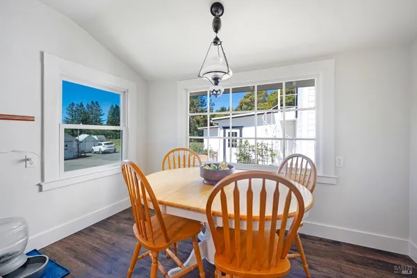 $1,899,000 | 1220 Gravenstein Highway North, Sebastopol, CA 95472