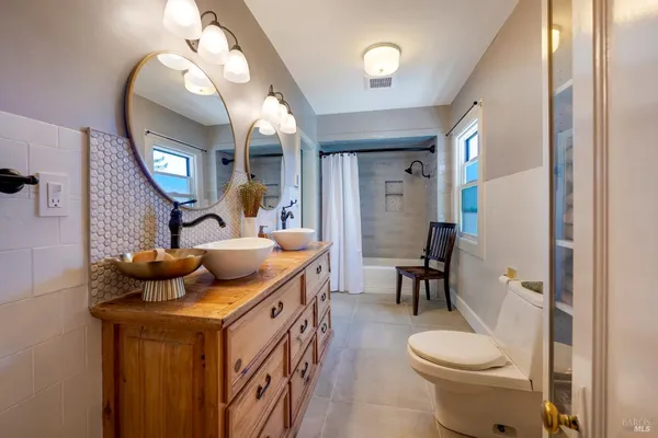 $1,899,000 | 1220 Gravenstein Highway North, Sebastopol, CA 95472