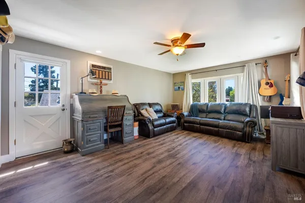 $1,899,000 | 1220 Gravenstein Highway North, Sebastopol, CA 95472