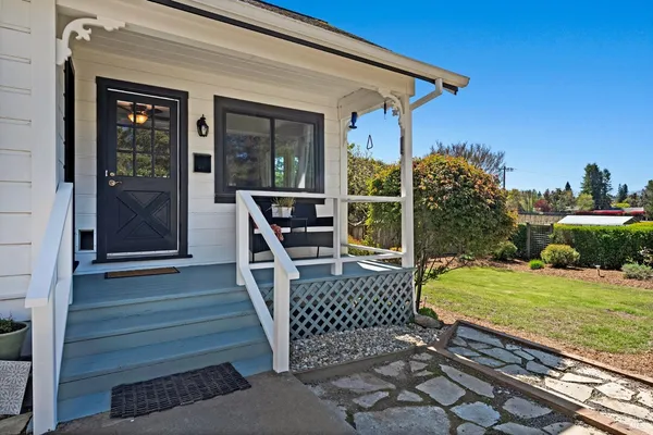 $1,899,000 | 1220 Gravenstein Highway North, Sebastopol, CA 95472