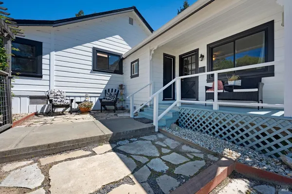 $1,899,000 | 1220 Gravenstein Highway North, Sebastopol, CA 95472