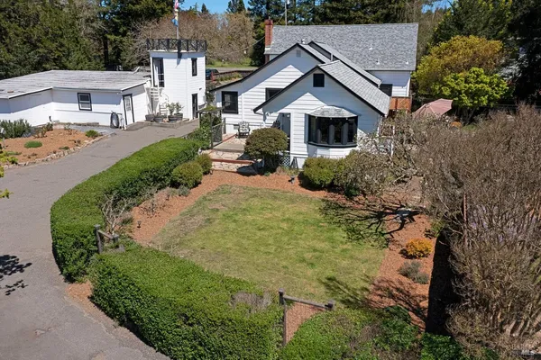 $1,899,000 | 1220 Gravenstein Highway North, Sebastopol, CA 95472