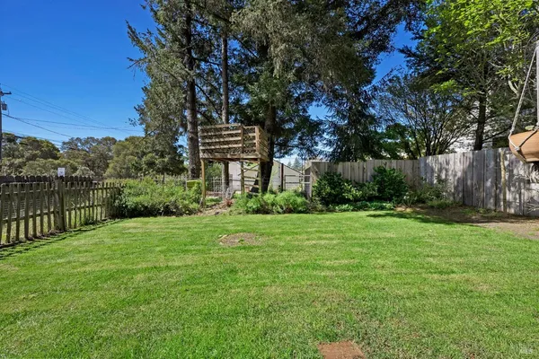 $1,899,000 | 1220 Gravenstein Highway North, Sebastopol, CA 95472
