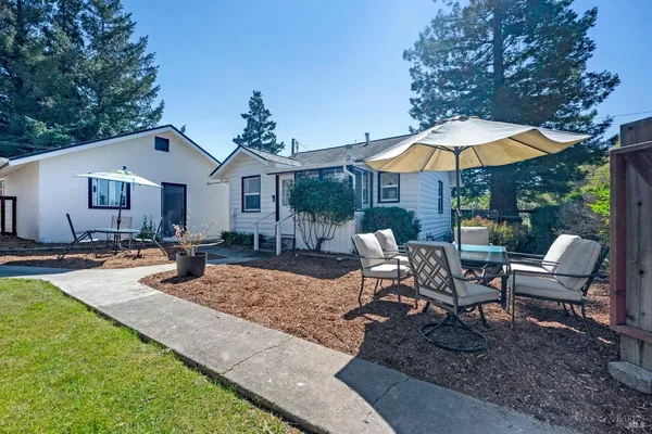 $1,899,000 | 1220 Gravenstein Highway North, Sebastopol, CA 95472