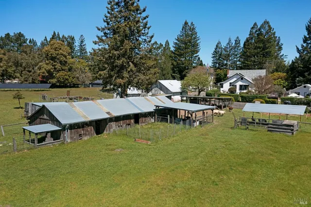 $1,999,000 | 1220 Gravenstein Highway North, Sebastopol, CA 95472