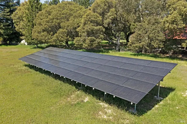 $1,999,000 | 1220 Gravenstein Highway North, Sebastopol, CA 95472