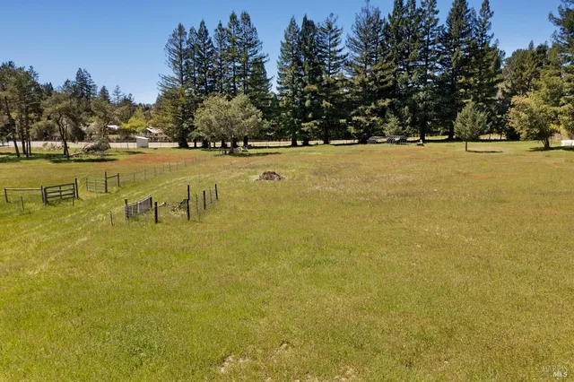 $1,999,000 | 1220 Gravenstein Highway North, Sebastopol, CA 95472