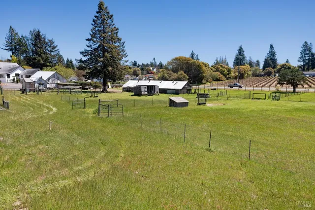 $1,999,000 | 1220 Gravenstein Highway North, Sebastopol, CA 95472