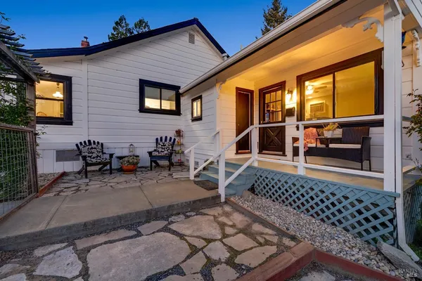 $1,899,000 | 1220 Gravenstein Highway North, Sebastopol, CA 95472