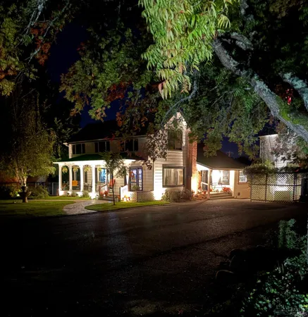 $1,899,000 | 1220 Gravenstein Highway North, Sebastopol, CA 95472