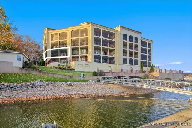 $599,900 | 3168 Twin Rivers Point, Unit 2E, Camdenton, MO 65020