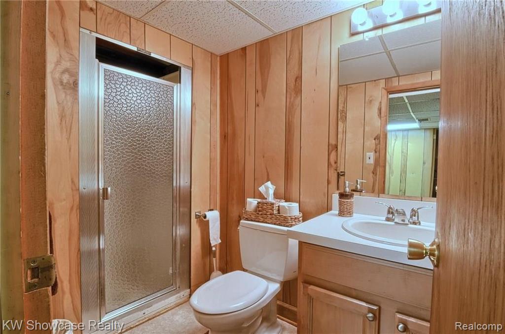 30654 High Valley Road Farmington Hills, MI 48331 - Photo 37 of 43