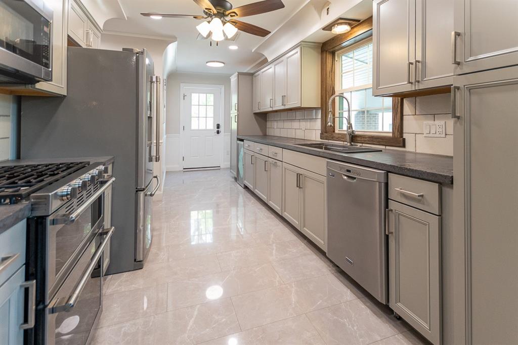 2059 Rombold Road Hermitage, PA 16148 - Photo 12 of 21 Gallery Image 12