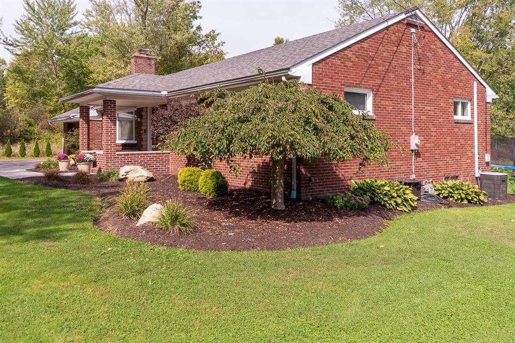 2059 Rombold Road Hermitage, PA 16148 - Photo 4 of 21 Gallery Image 4