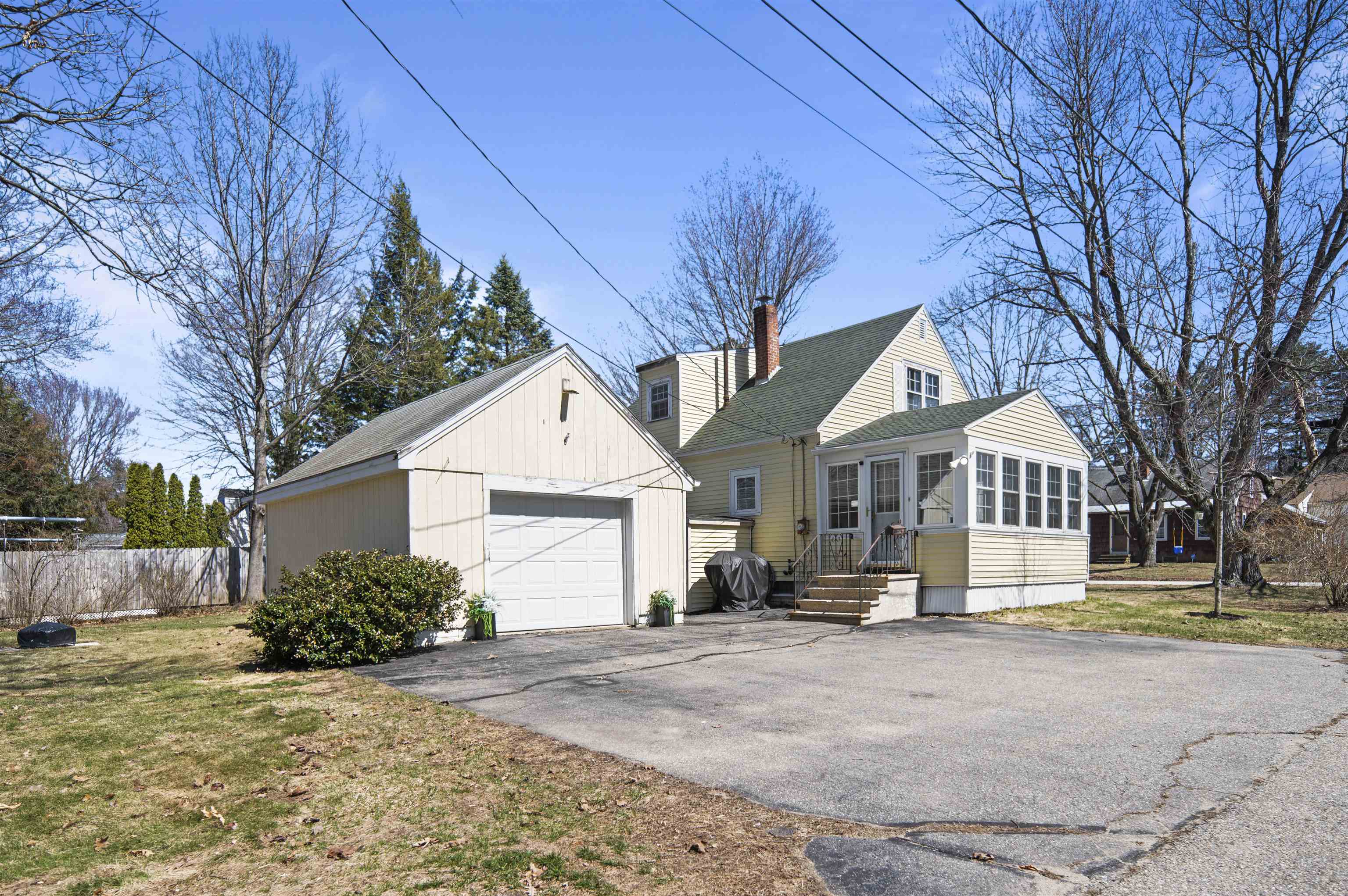 51 Richardson Street Rochester, NH 03867 - Photo 3 of 40 Gallery Image 3