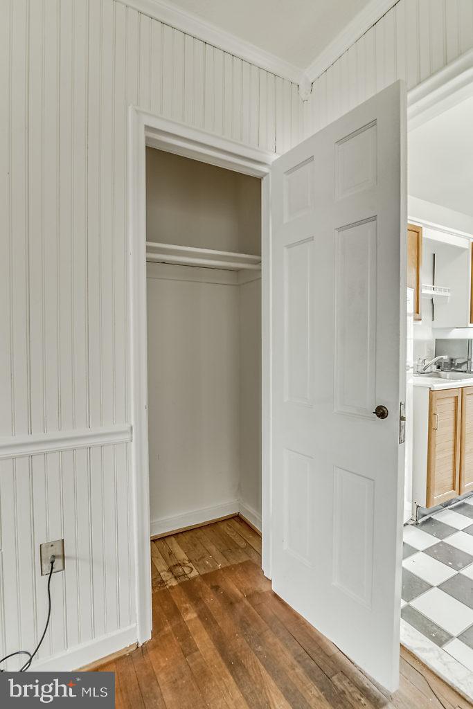 3311 Commonwealth Avenue, Unit E Alexandria, VA 22305 - Photo 25 of 31 a view of an empty room