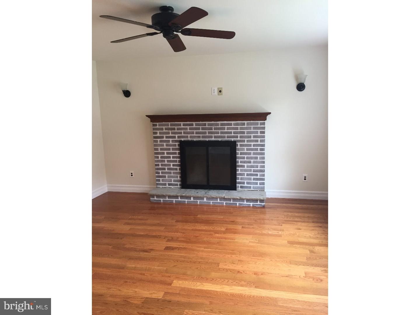 891 Fernhill Road Glenside, PA 19038 - Photo 3 of 12 Living Room