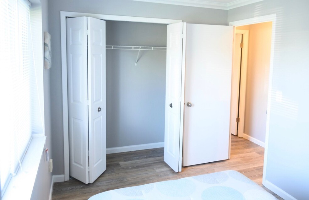 101 Lafayette Road Syracuse, NY 13205 - Photo 14 of 25 a view of a bathroom with wooden floor
