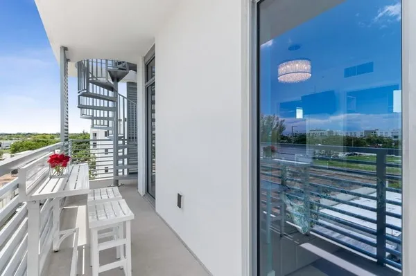 $7,500 | 111 Southeast 1st Avenue, Unit PH510, Delray Beach, FL 33444