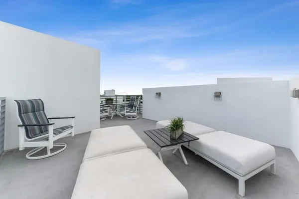 $7,500 | 111 Southeast 1st Avenue, Unit PH510, Delray Beach, FL 33444