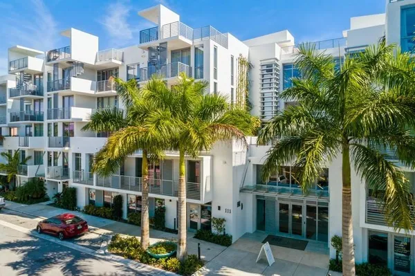 $7,500 | 111 Southeast 1st Avenue, Unit PH510, Delray Beach, FL 33444