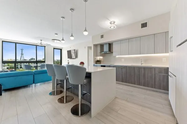 $7,500 | 111 Southeast 1st Avenue, Unit PH510, Delray Beach, FL 33444