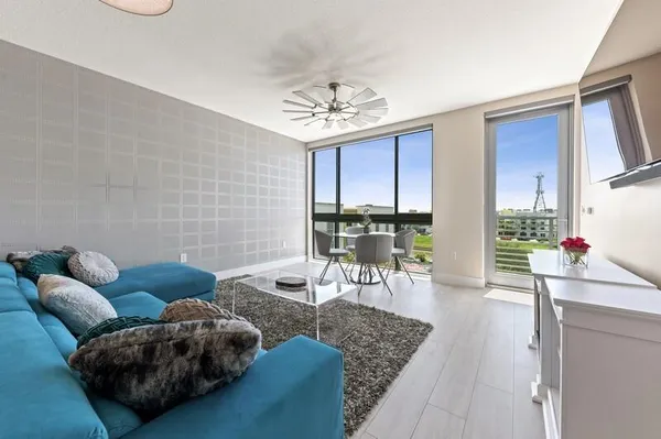 $7,500 | 111 Southeast 1st Avenue, Unit PH510, Delray Beach, FL 33444