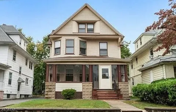 $3,800 | 4 Claremont Place, Unit 2, Montclair, NJ 07042