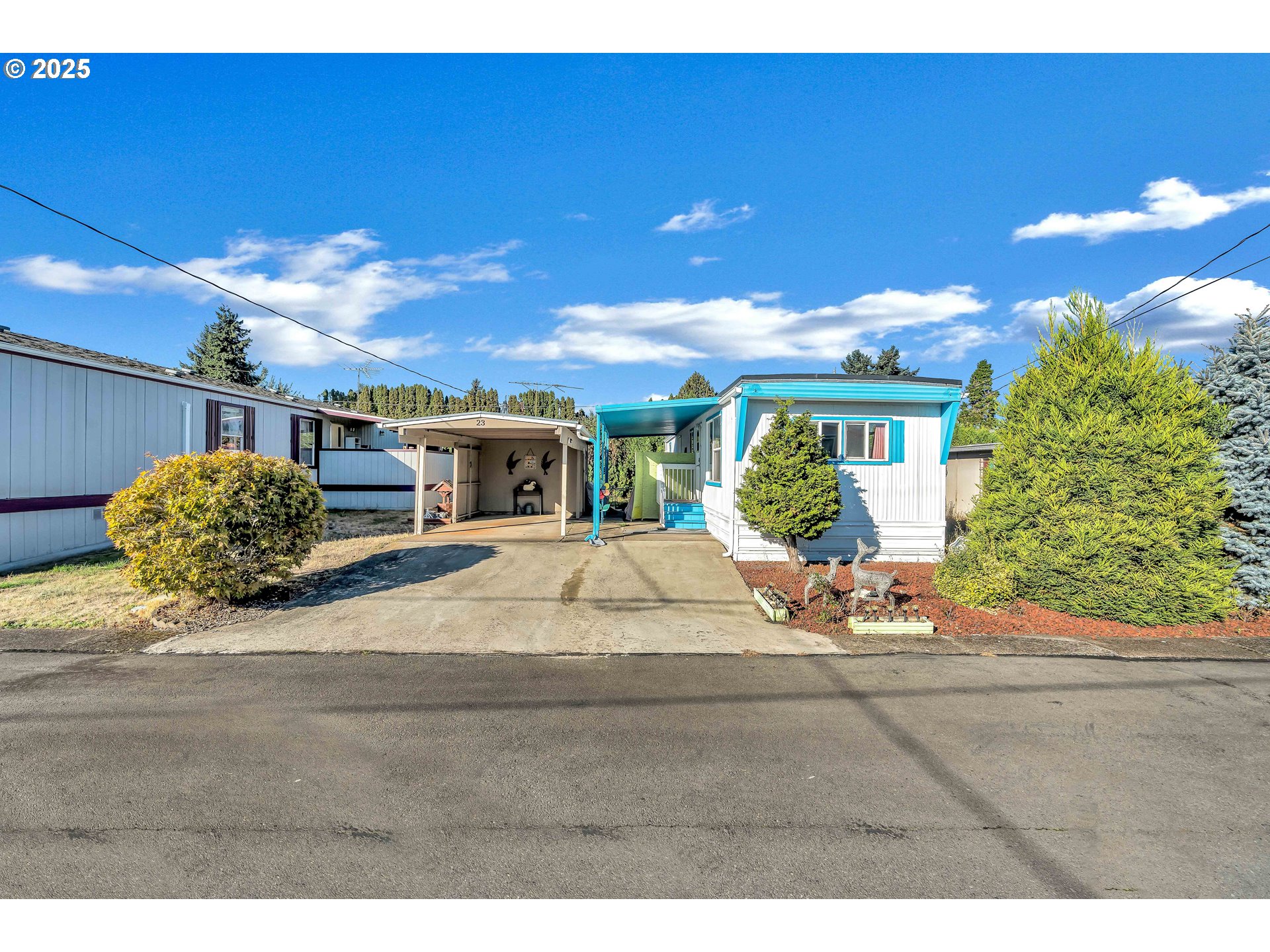 23 3364 Sunnyview Road Salem, OR 97301 - Photo 1 of 22 a view of a house with a patio