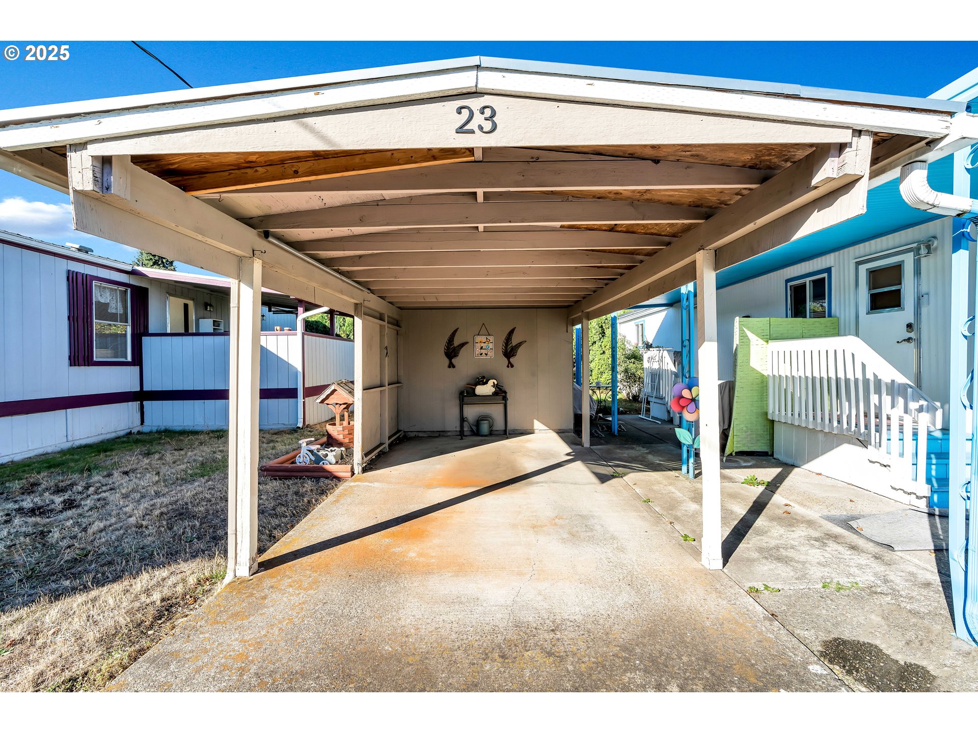 23 3364 Sunnyview Road Salem, OR 97301 - Photo 20 of 22 a view of a room with wooden stairs