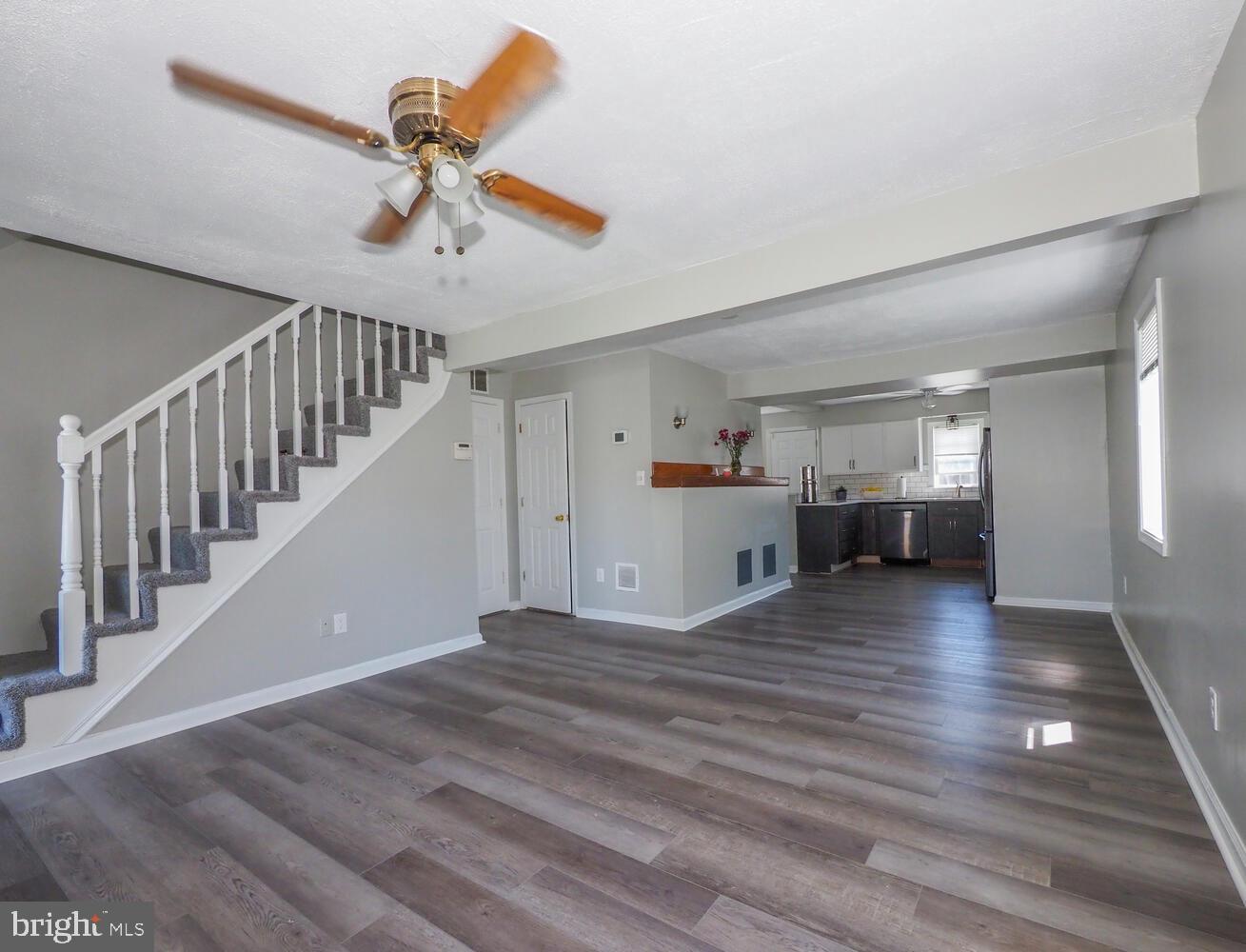 3117 Sollers Point Road Baltimore, MD 21222 - Photo 4 of 30