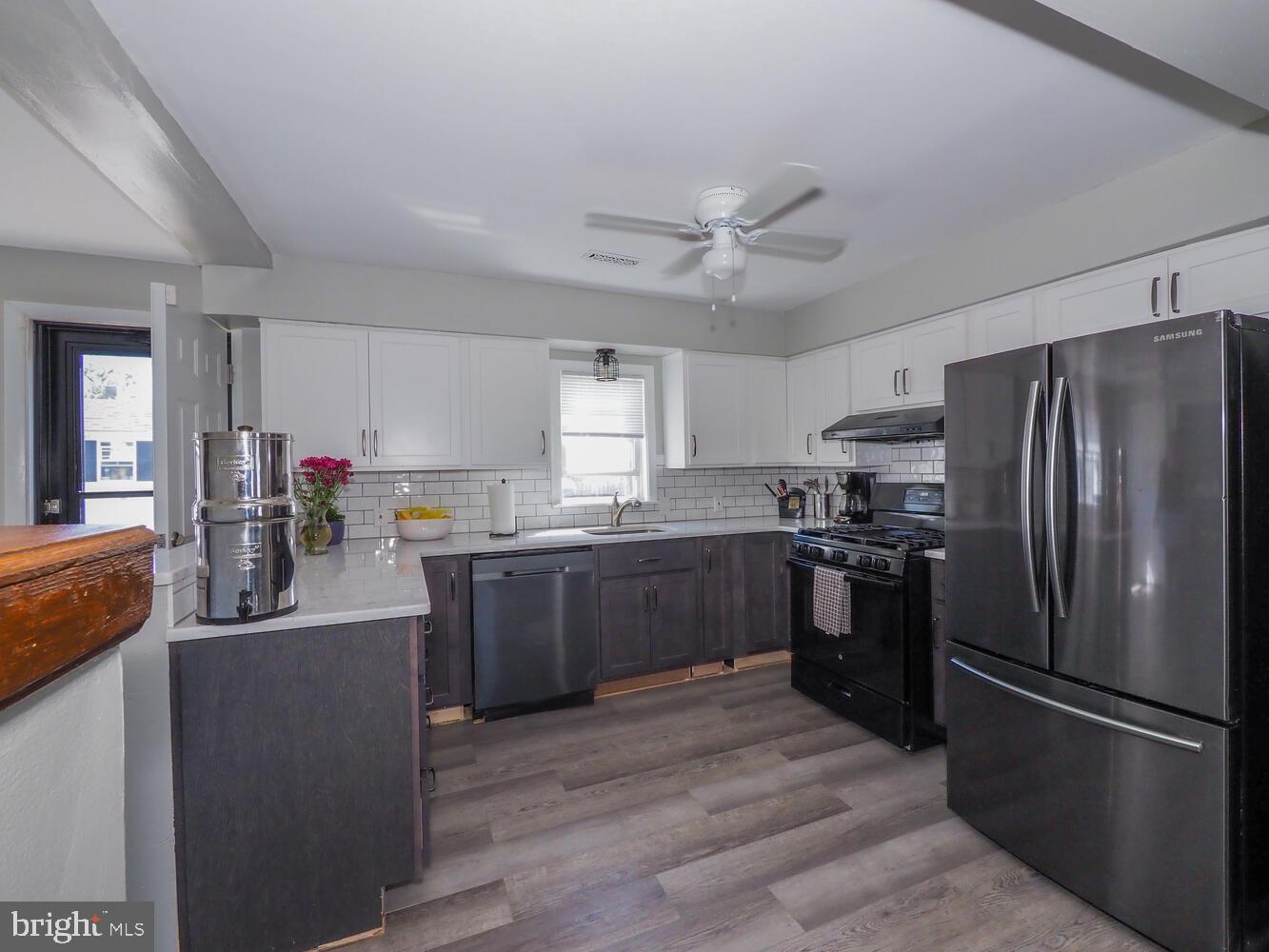 3117 Sollers Point Road Baltimore, MD 21222 - Photo 7 of 30