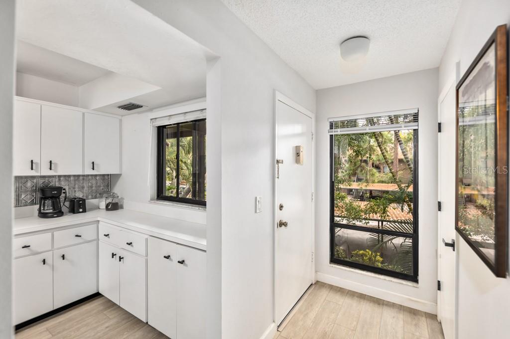 1711 Pelican Cove Road, Unit 443 Sarasota, FL 34231 - Photo 11 of 37