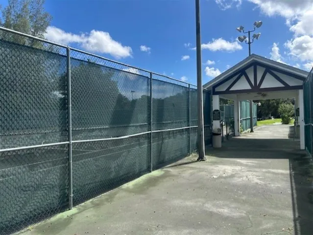 $2,700 | 3720 Inverrary Drive, Unit 1T, Lauderhill, FL 33319