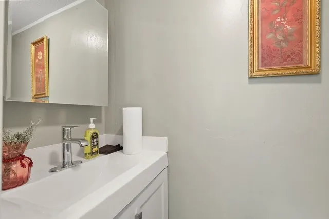 $175,000 | 4 Siesta Drive, Wareham, MA 02576