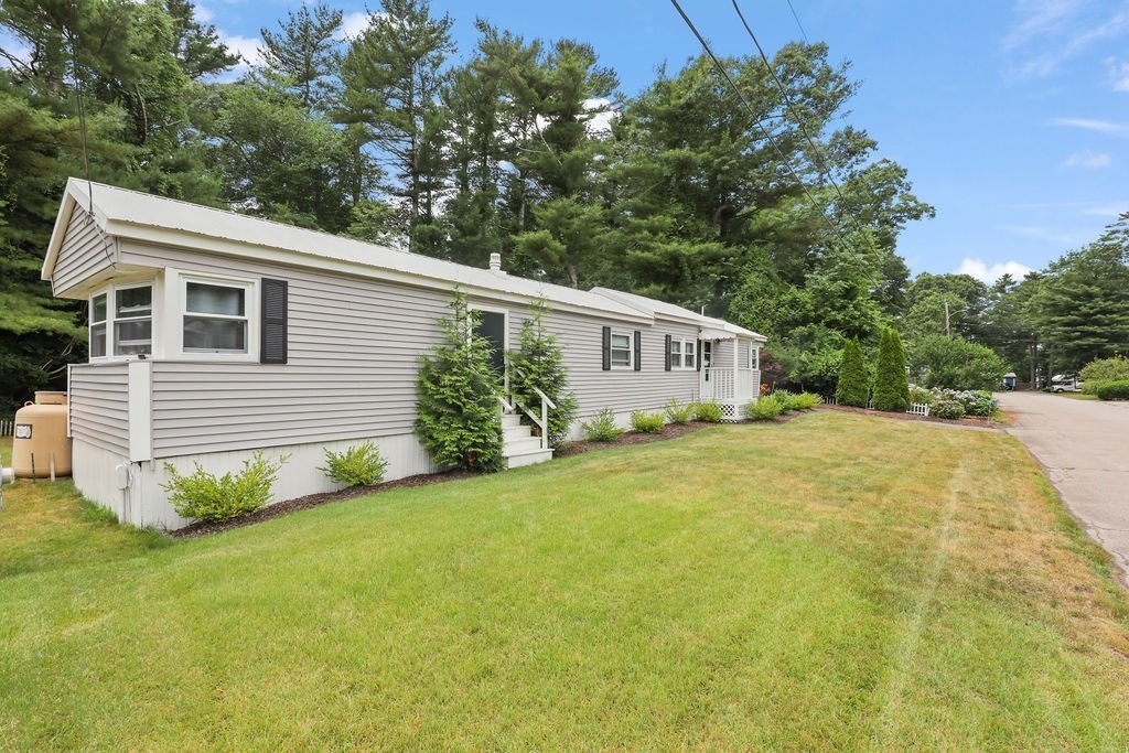 4 Siesta Drive Wareham, MA 02576 - Photo 4 of 28