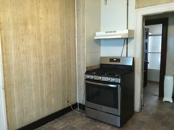 88 Oak Grove Avenue Springfield, MA 01109 - Photo 11 of 26