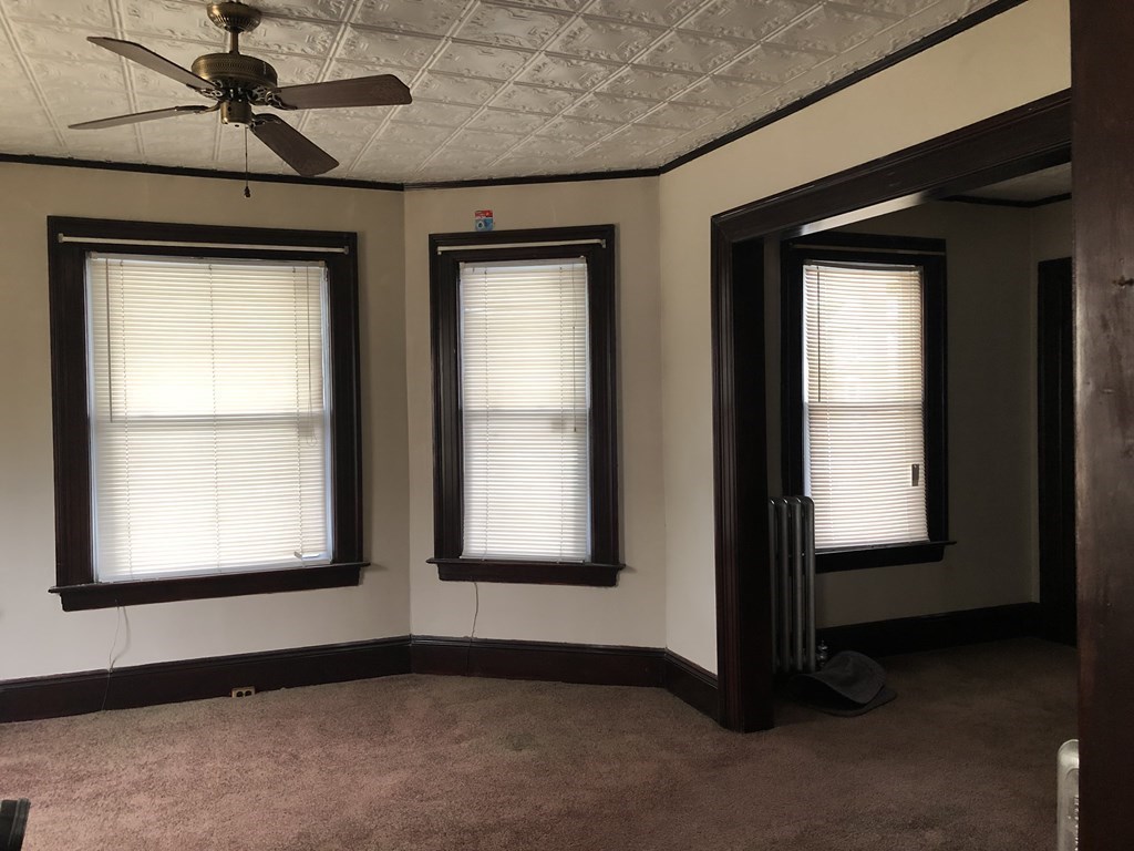 88 Oak Grove Avenue Springfield, MA 01109 - Photo 13 of 26