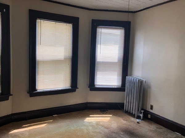 88 Oak Grove Avenue Springfield, MA 01109 - Photo 14 of 26