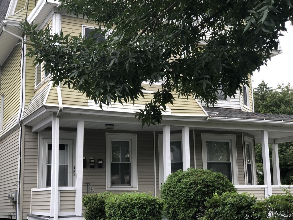 88 Oak Grove Avenue Springfield, MA 01109 - Photo 2 of 26