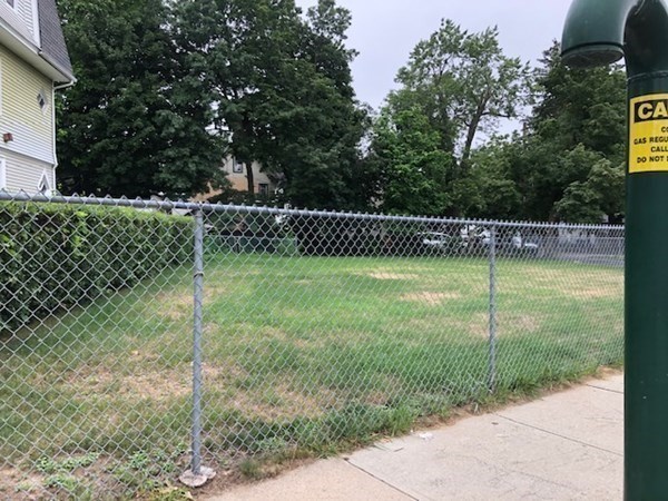 88 Oak Grove Avenue Springfield, MA 01109 - Photo 7 of 26