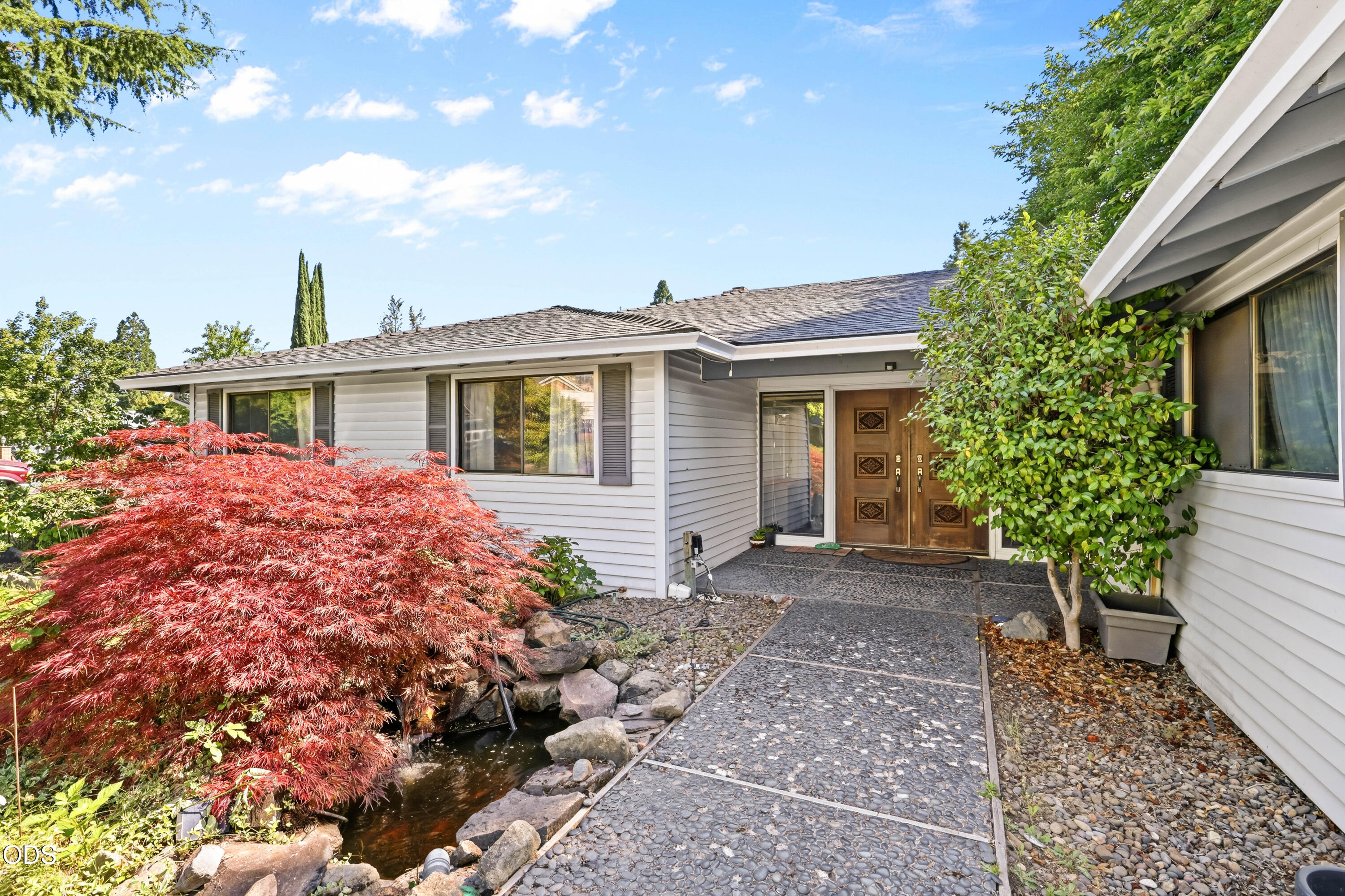 2951 Barclay Road Medford, OR 97504 - Photo 5 of 37