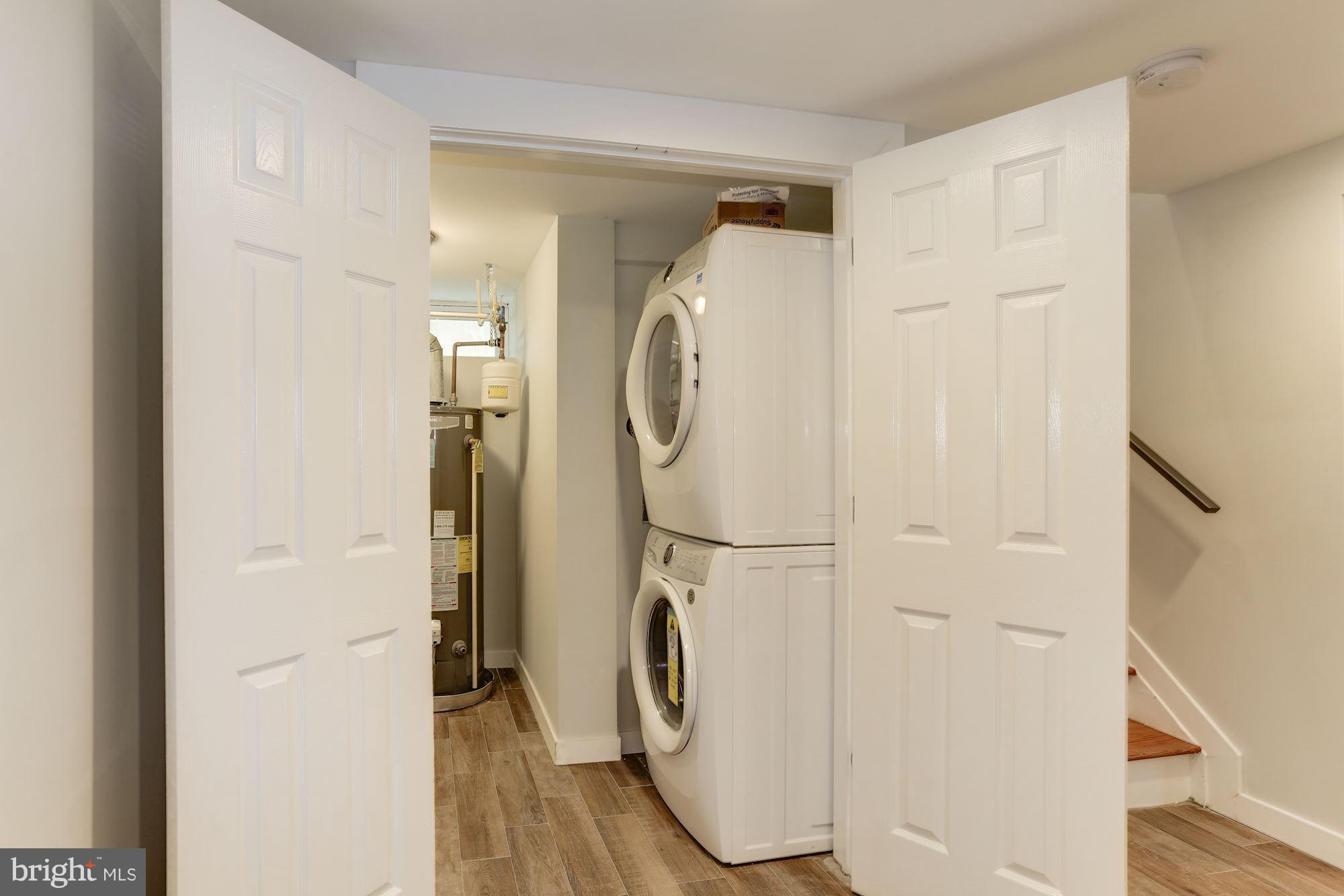 4303 Ivy Glen Road Silver Spring, MD 20906 - Photo 27 of 30 a utility room with dryer and washer